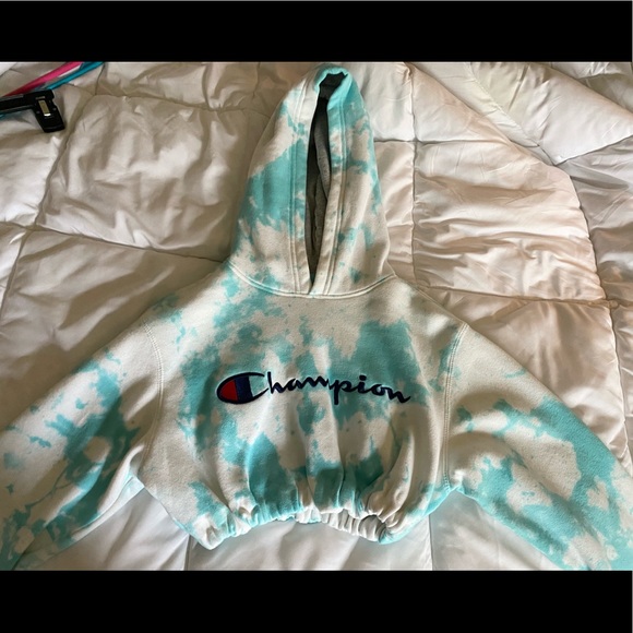 Tops - Cropped champion hoodie